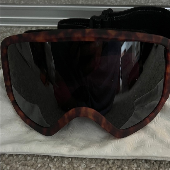 Anon Accessories - Tortoise Shell Women's Sunglasses